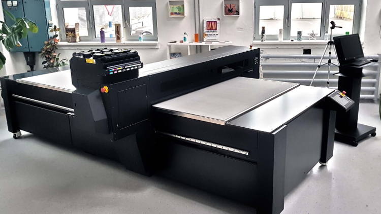 Azon Matrix R industrial platform now with Ricoh Gen5 print heads for more productivity.