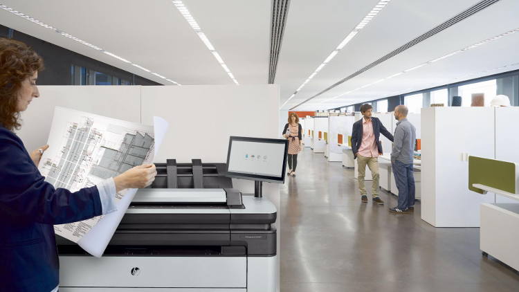 HP reinvents print experiences for architecture, engineering and construction pros.