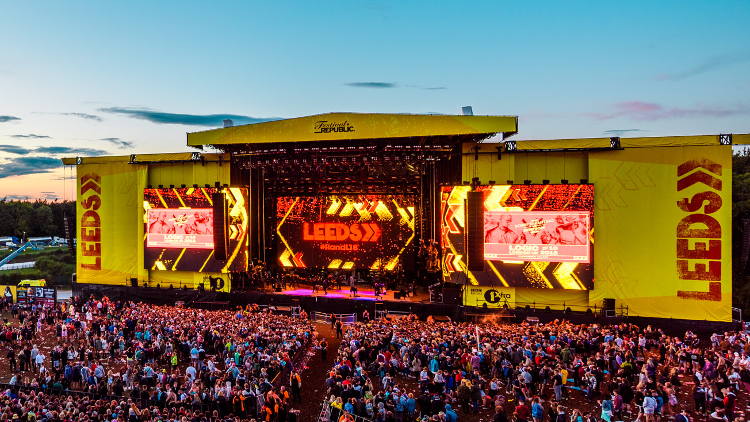 Imaginators use ONYX Thrive to help create stunning giant graphics for iconic events.