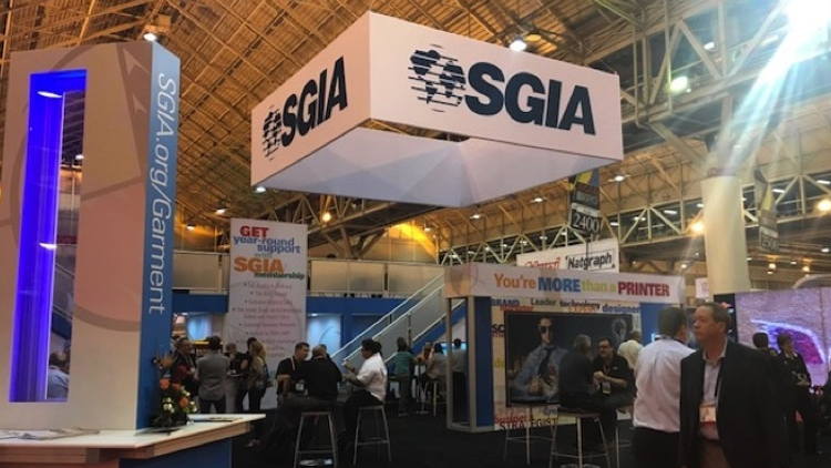 Over 24,000 head to 2018 SGIA Expo for innovation, interaction and inspiration.
